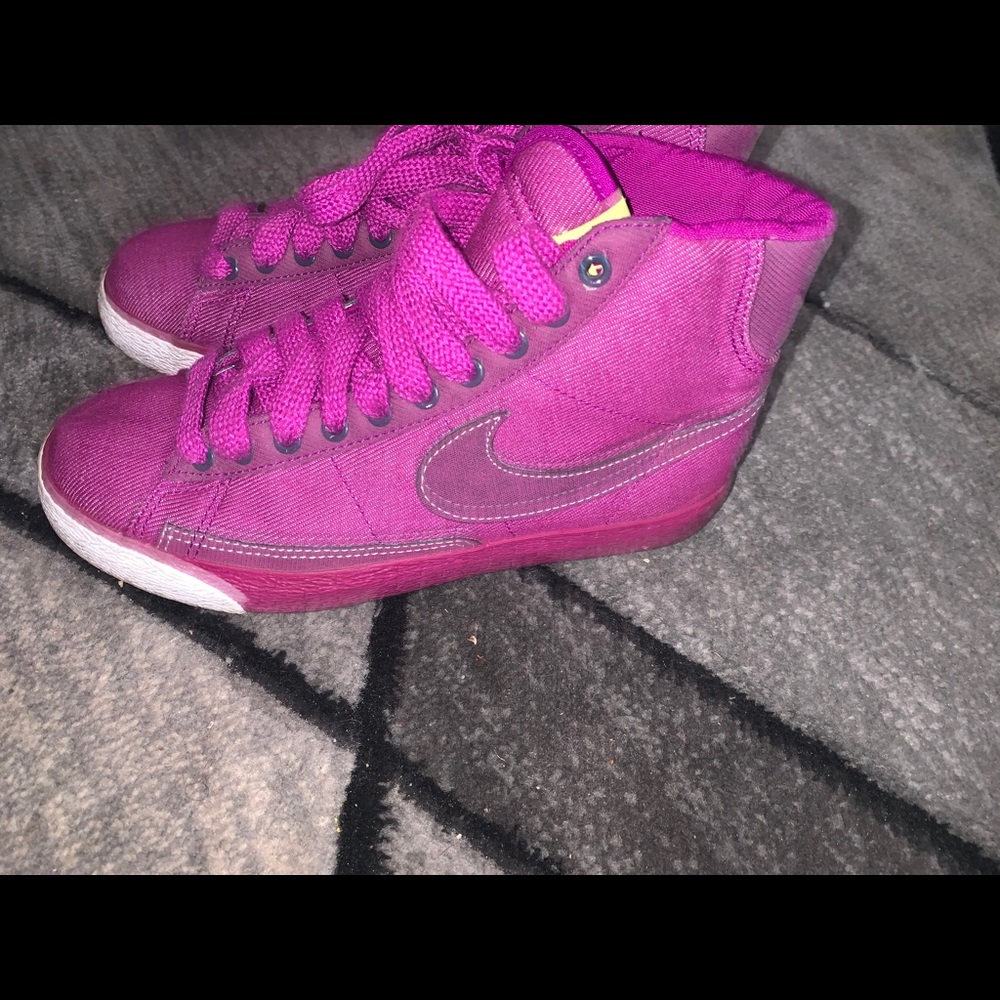 Fuschia Nike Blazers Mid